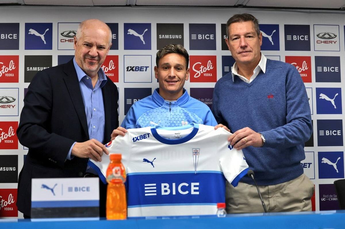 en su presentación en Universidad Católica. Foto: @cruzados