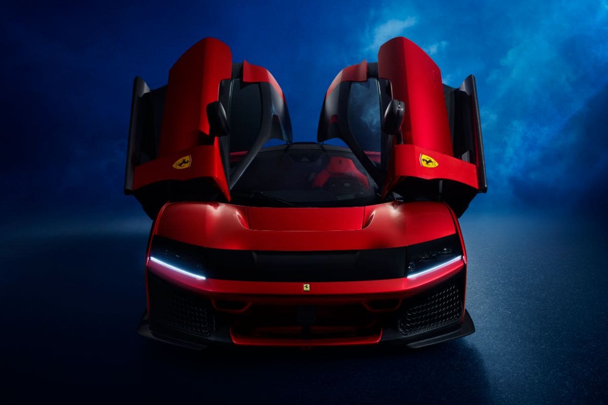 El Ferrari F80 tiene configuración 1+1