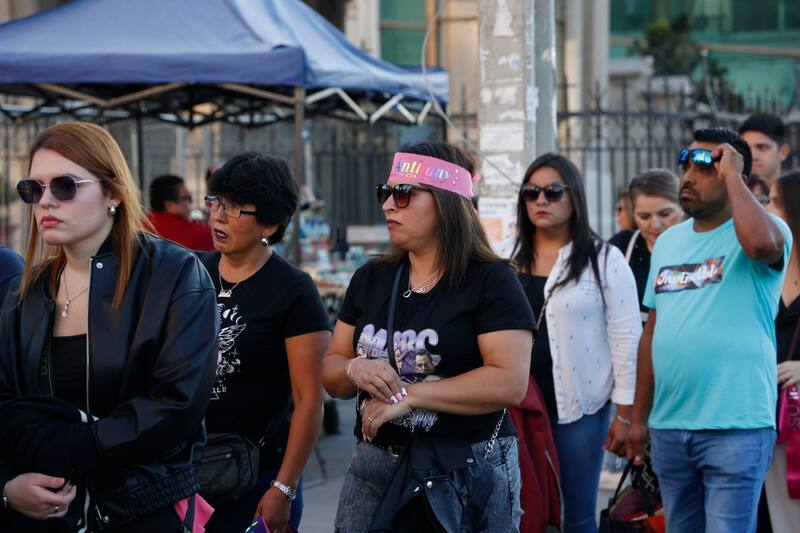 A contar de las 18 horas comenzó el ingreso del público para la primera noche del certamen.