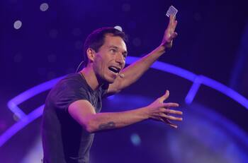 VIDEO: Jean Paul Olhaberry hizo impresionante show de magia y viajó en el tiempo en la Teletón