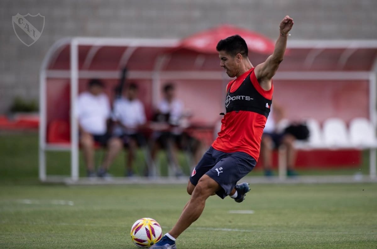 Francisco Silva se volvió a lesionar y tendría los días contados en Independiente