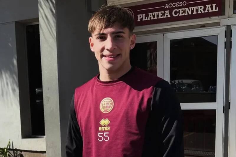 El ex Colo Colo anotó un gol en su primer partido con Lanús.