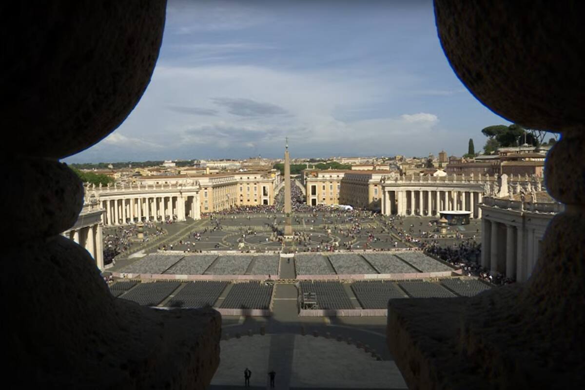 al Vaticano para rendirle homenaje al Papa Francisco.