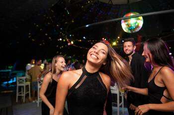 Año Nuevo: Estas son algunas de las fiestas imperdibles para recibir el 2024 en Santiago