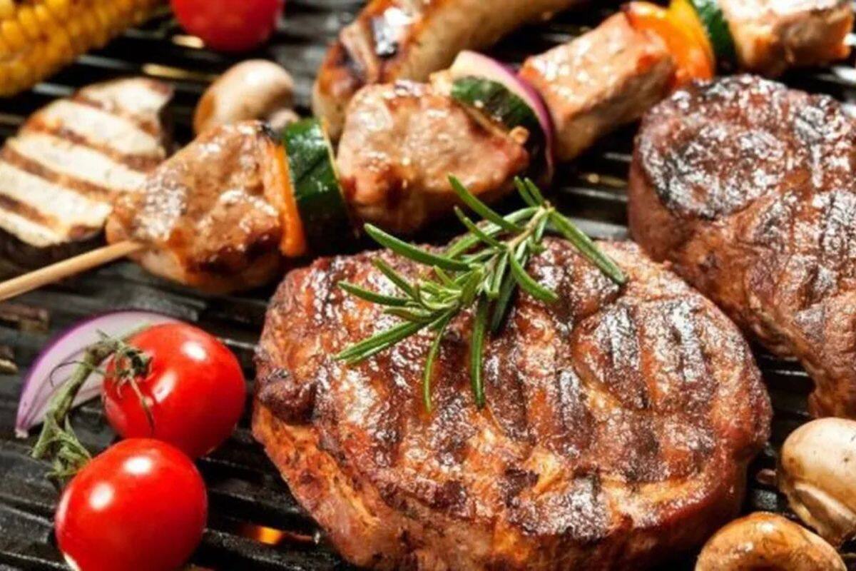 Rubén Aguayo, Cardiólogo del Hospital San Juan de Dios, recomendó mantener un equilibrio en la alimentación.
Créditos: Viajando Chile.