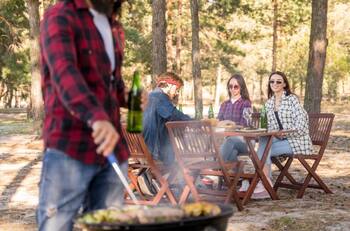 Tres trucos que te ayudarán a eliminar el olor a humo de tu pelo