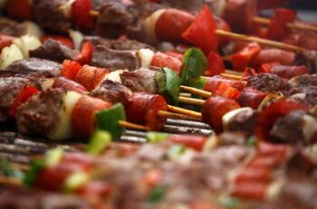 Estas fondas tendrán 50% de descuento en comida y bebestibles: Revisa cuáles son