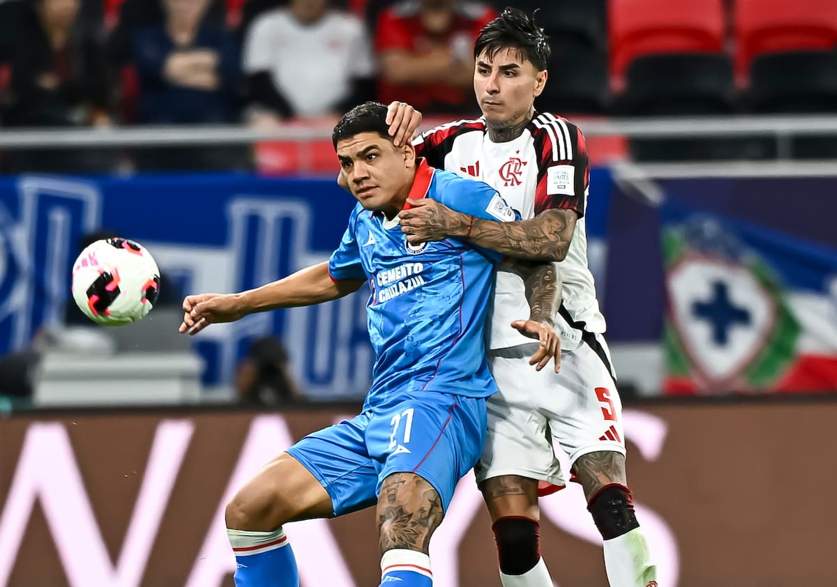 Cruz Azul y Flamengo se midieron este miércoles. Foto: EFE.