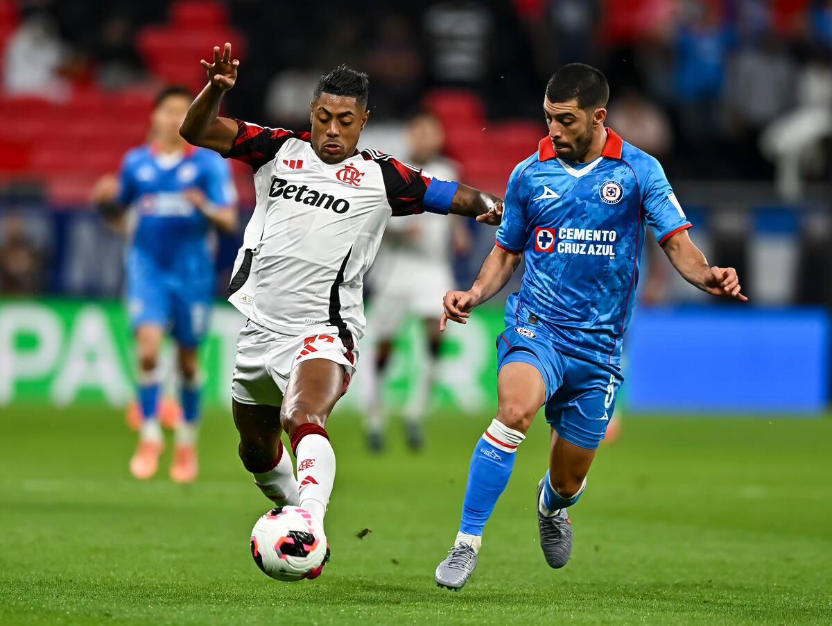 Cruz Azul y Flamengo se midieron este miércoles. Foto: EFE.