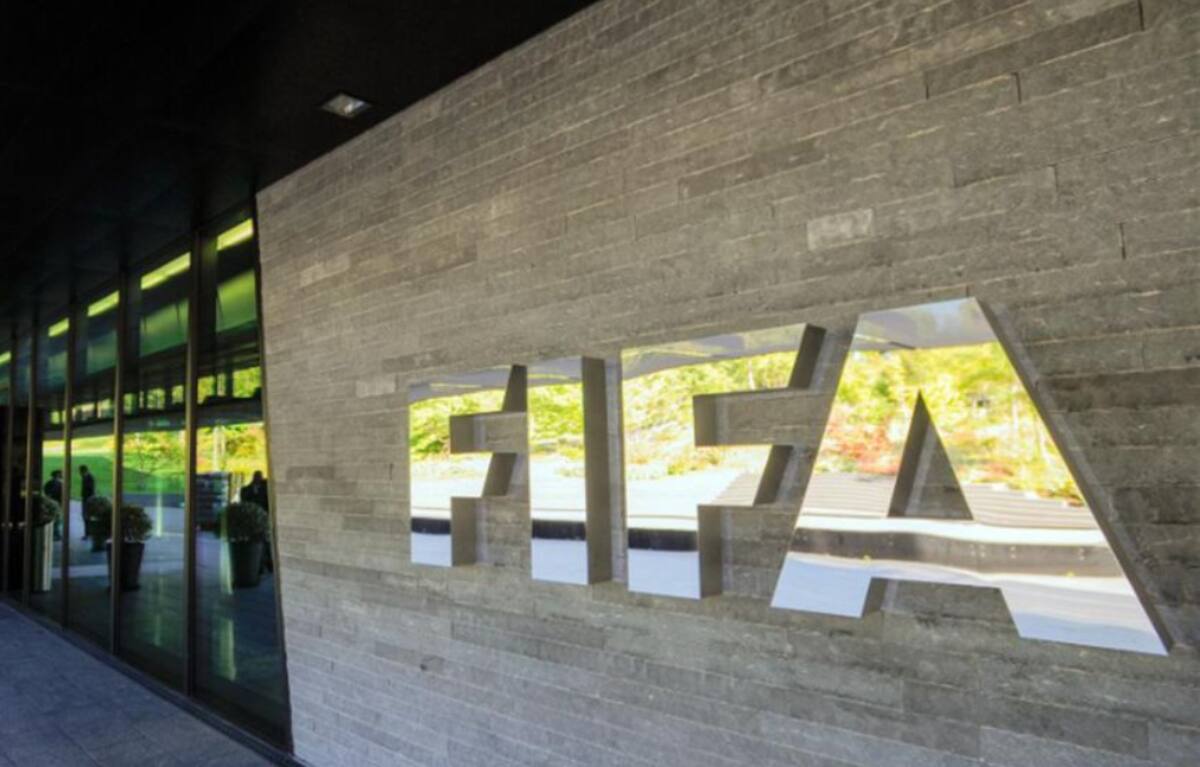 FIFA_frontis