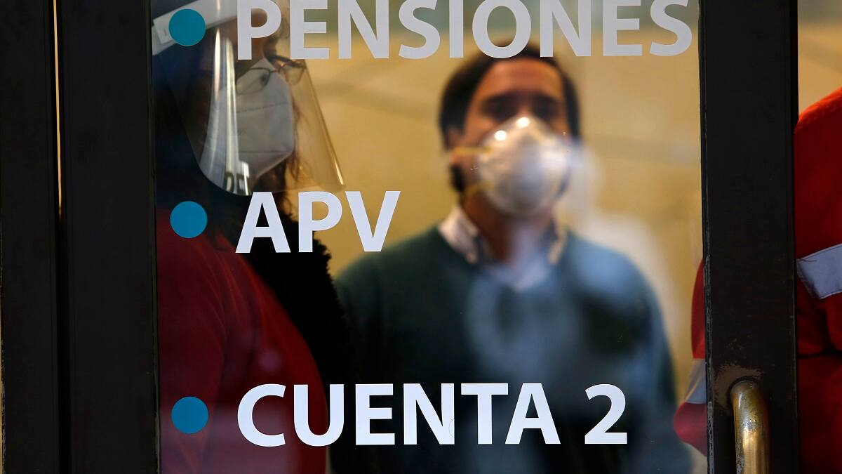Retiro AFP 2.0: Comisión sesiona hoy entre "advertencias" del Gobierno y polémica por el "corralito" previsional