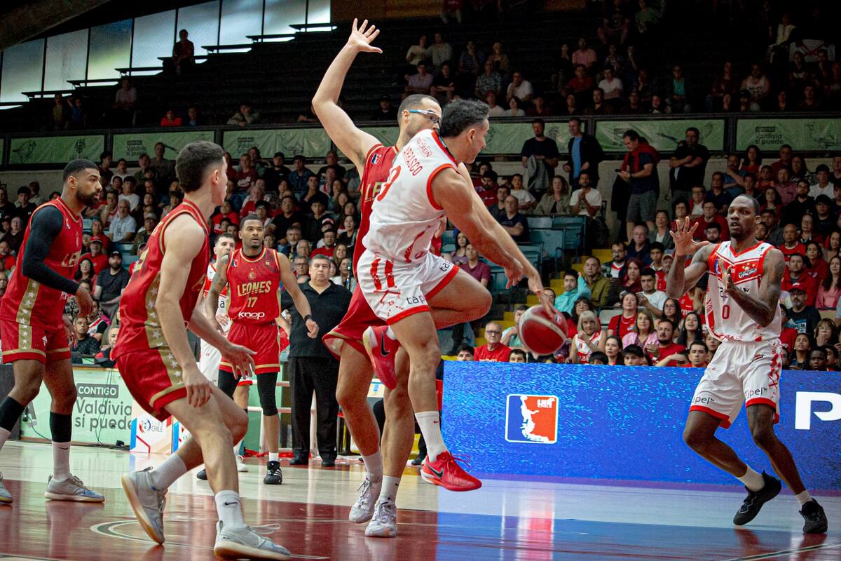 Valdivia y Leones jugarán el cuarto partido hoy. Foto: LNB
