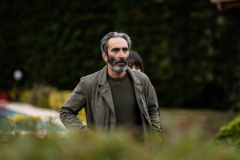 participa en "Un ladrón romántico".