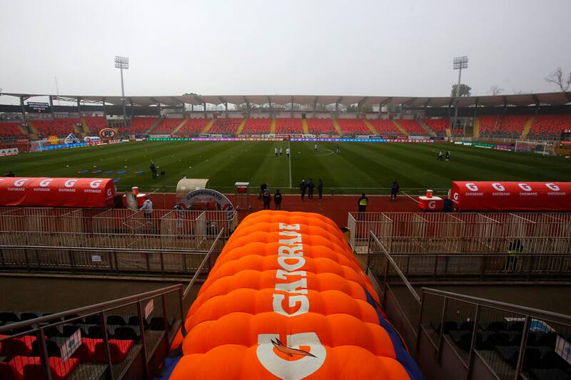 El recinto no podrá contar con aforo completo para el duelo entre Rangers y Curicó. Además, tendrá clausurada la galería sur por tres partidos. Foto: Aton.