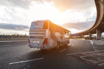 Acumulan más de $4 mil millones en multas: estas son las prácticas más inspeccionadas por la DT a buses interurbanos