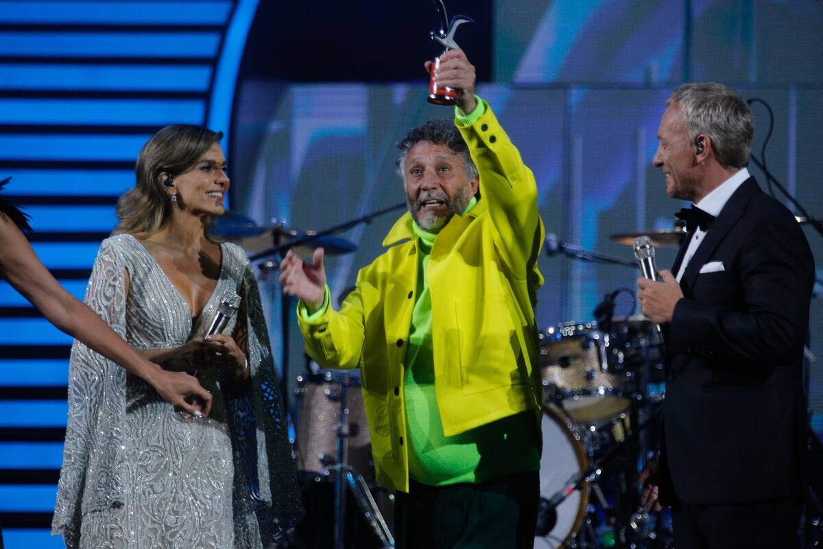 El argentino, quien está celebrando 30 años de "El amor después del amor", se llevó la Gaviota de Plata y Oro.
