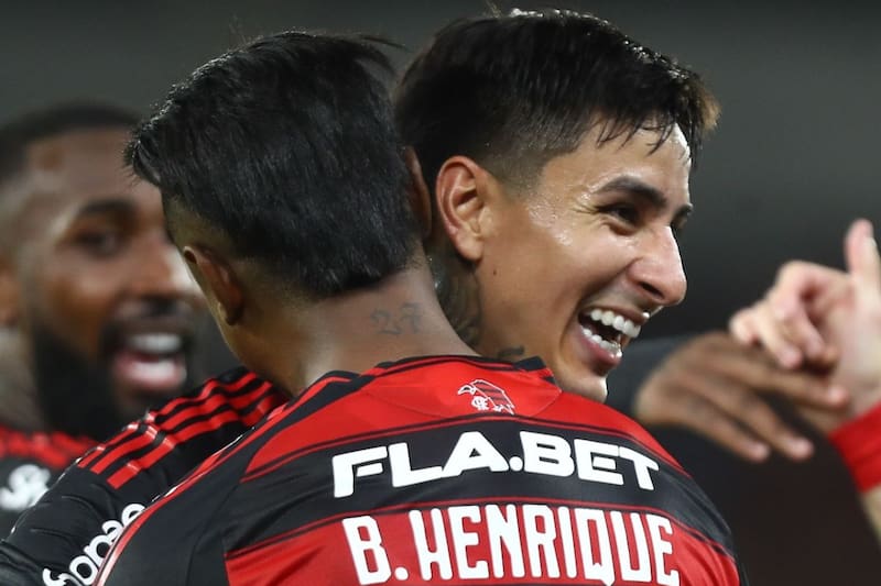 Erick Pulgar ahora recibe un millonario salario. Foto: Facebook Clube de Regatas do Flamengo.