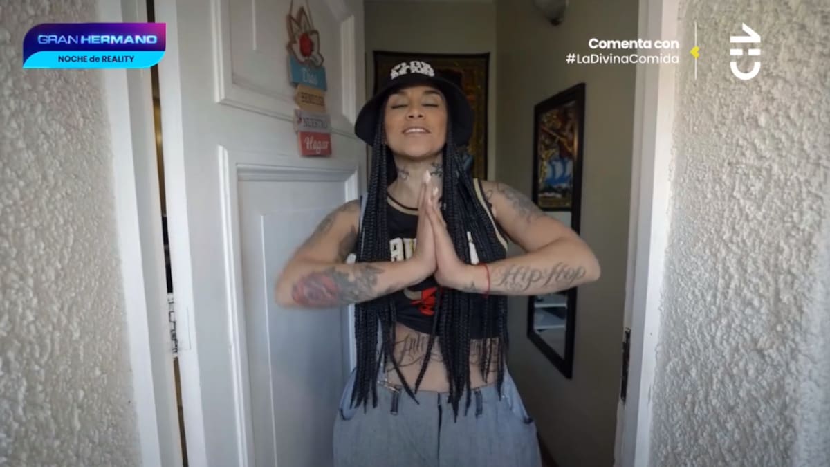 Llena de sus logros y premios: Así es la casa de Flor de Rap