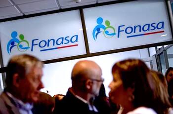 Reportan caída de Fonasa: Sucursales permanecen cerradas en todo Chile