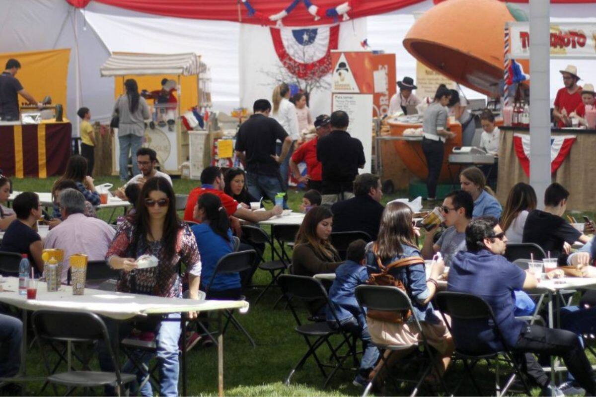 Niños menores de 6 años y miembros de 60+ con Tarjeta Vecino activa entran gratis.