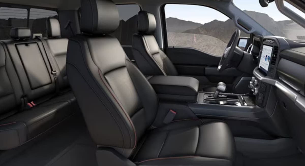 Este es el interior del comentado automóvil.
