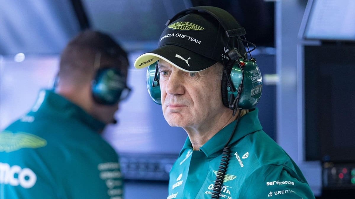 Adrian Newey no aparece en las carreras desde Australia.