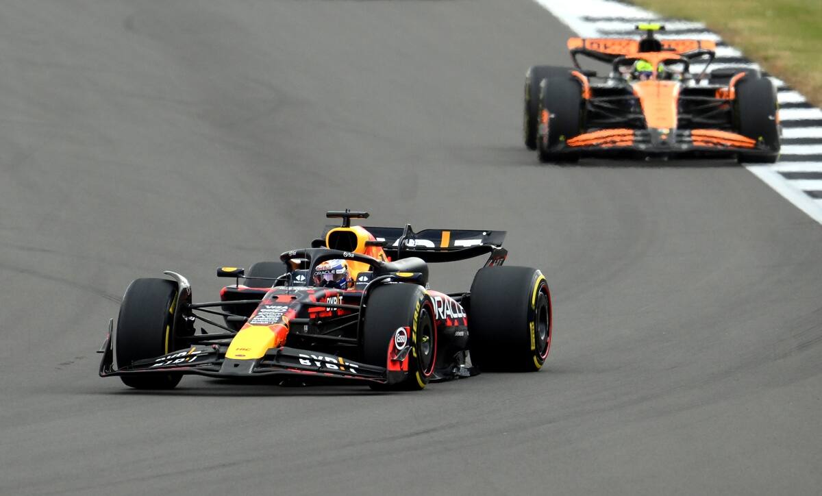Max Verstappen y Lando Norris. EFE