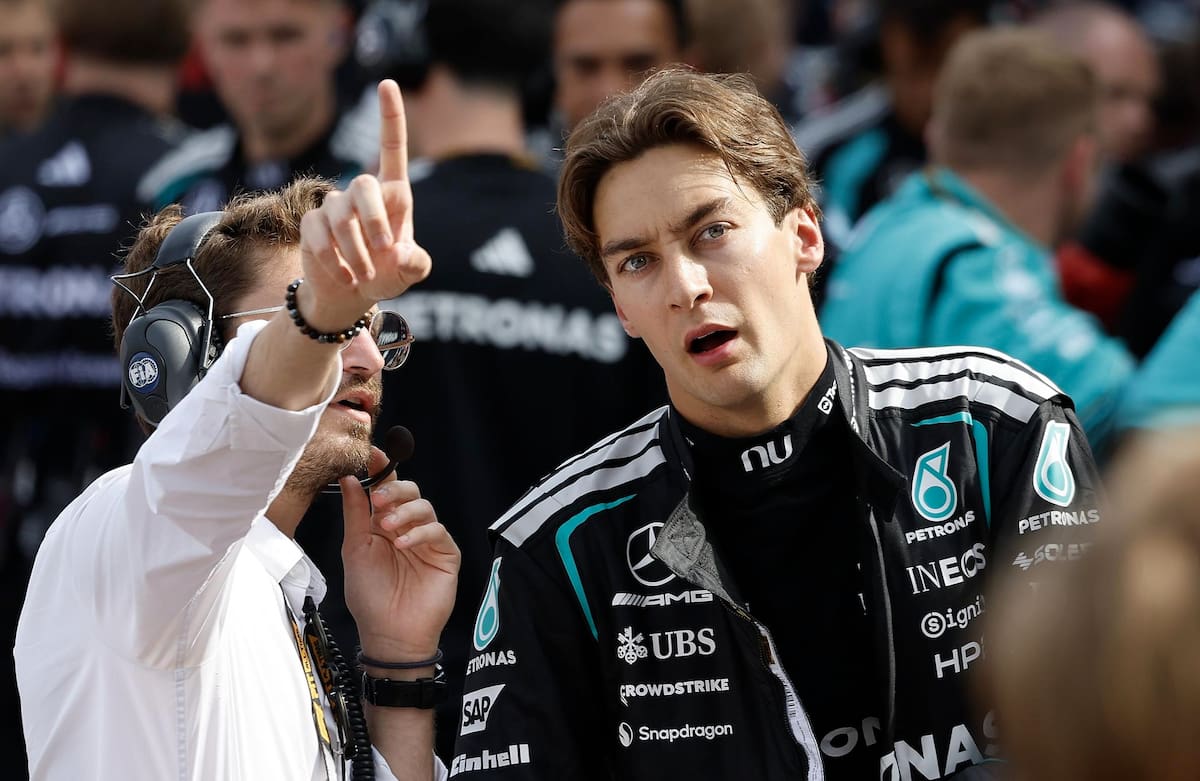 George Russell, podría dejar Mercedes a raíz de la diferencia que ha sacado en su equipo Andrea Kimi Antonelli. Foto: EFE.