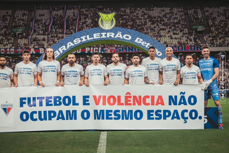 El club brasileño reaccionó al sensible fallecimiento de dos hinchas de Colo Colo. Foto: @FortalezaEC