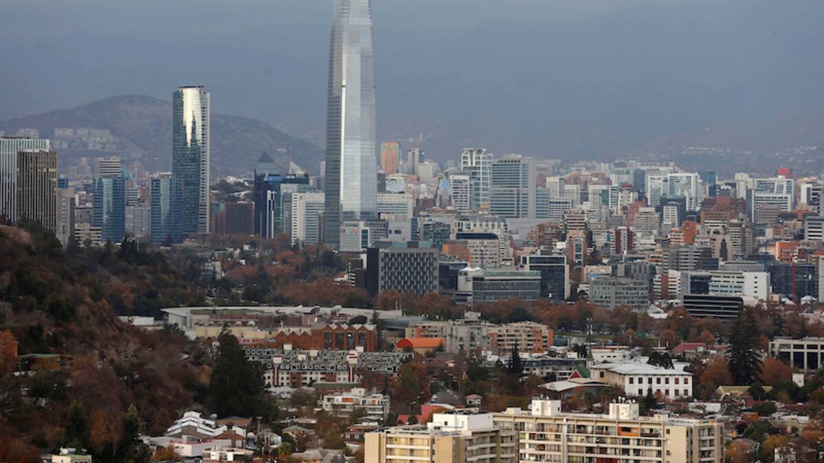 S&P rebaja perspectiva en calificación de Chile a negativa por riesgos para crecimiento económico