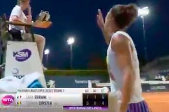 El insólito error de tenista con el que rompió el protocolo sanitario