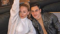 Ester Expósito enciende las redes con veraniego registro junto a Alejandro Speitzer