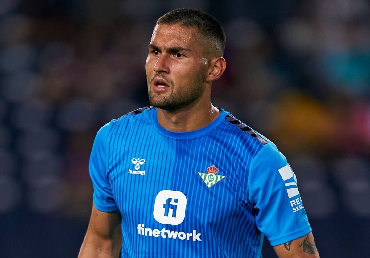 El meta sufrió problemas musculares.