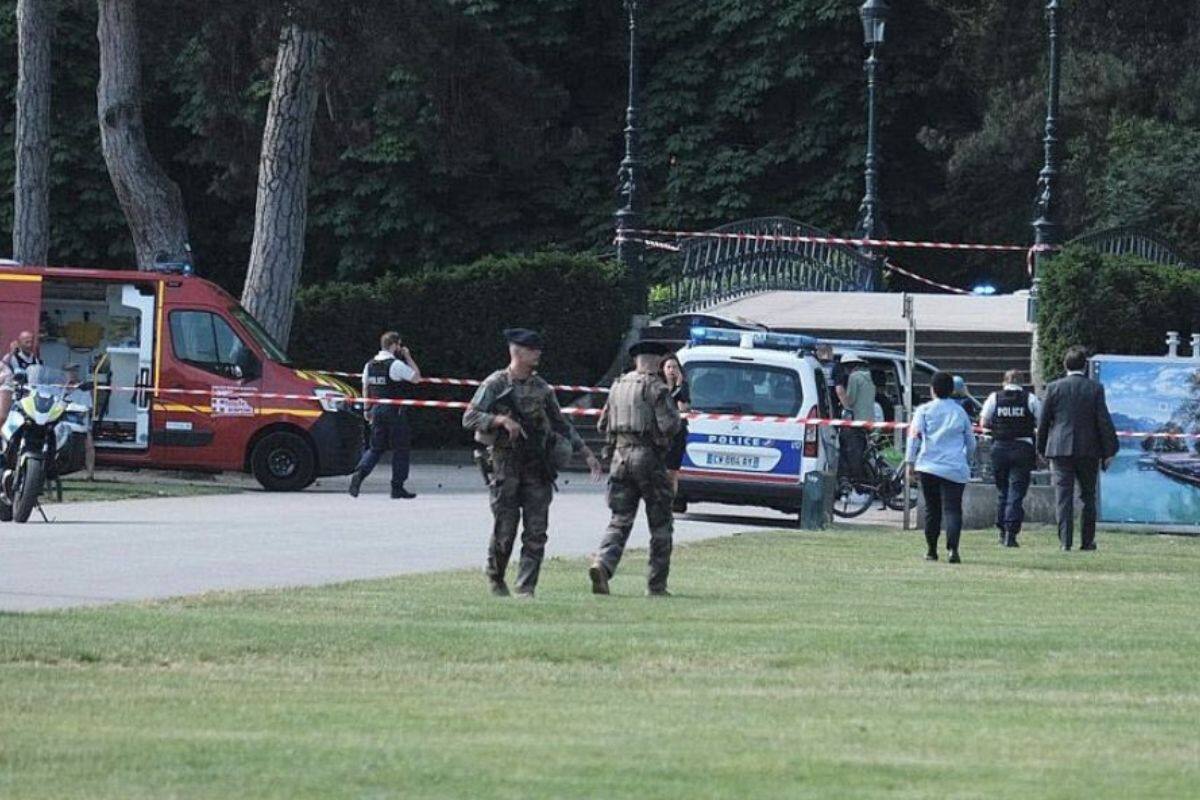 Ataque ocurrió en parque infantil. Créditos: @misspaulalondon (Twitter).