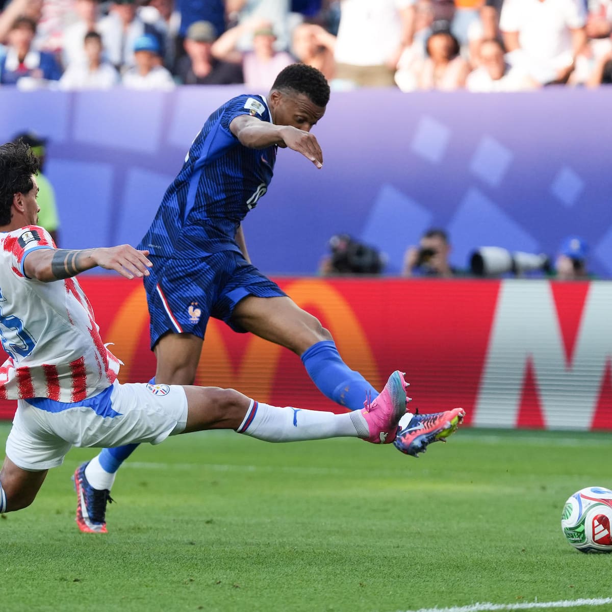 Prensa francesa desatada tras la batalla con Paraguay: acusan “fútbol sucio, brutal y malintencionado” en el Mundial