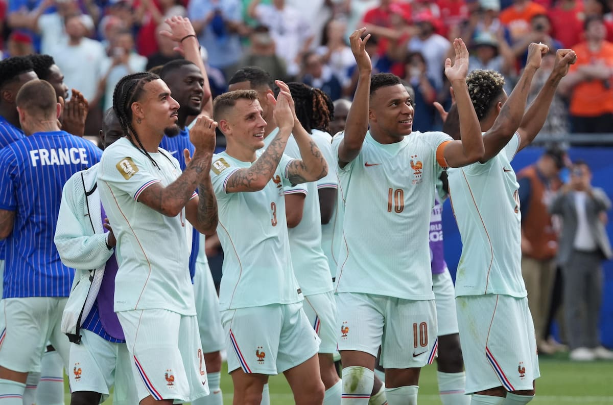 Francia respira aliviada: Olise, Koné y Barcola limpian sus tarjetas y jugarán las semifinales sin riesgo de suspensión
