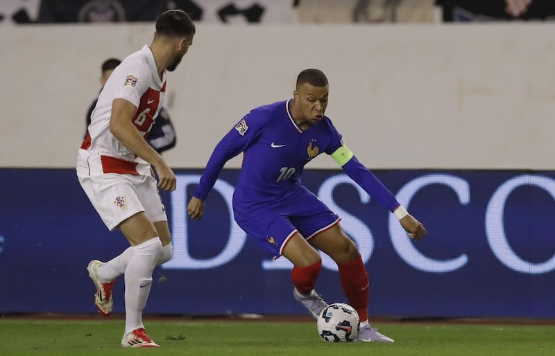 chocan por los cuartos de final de la Nations League. Foto: EFE.
