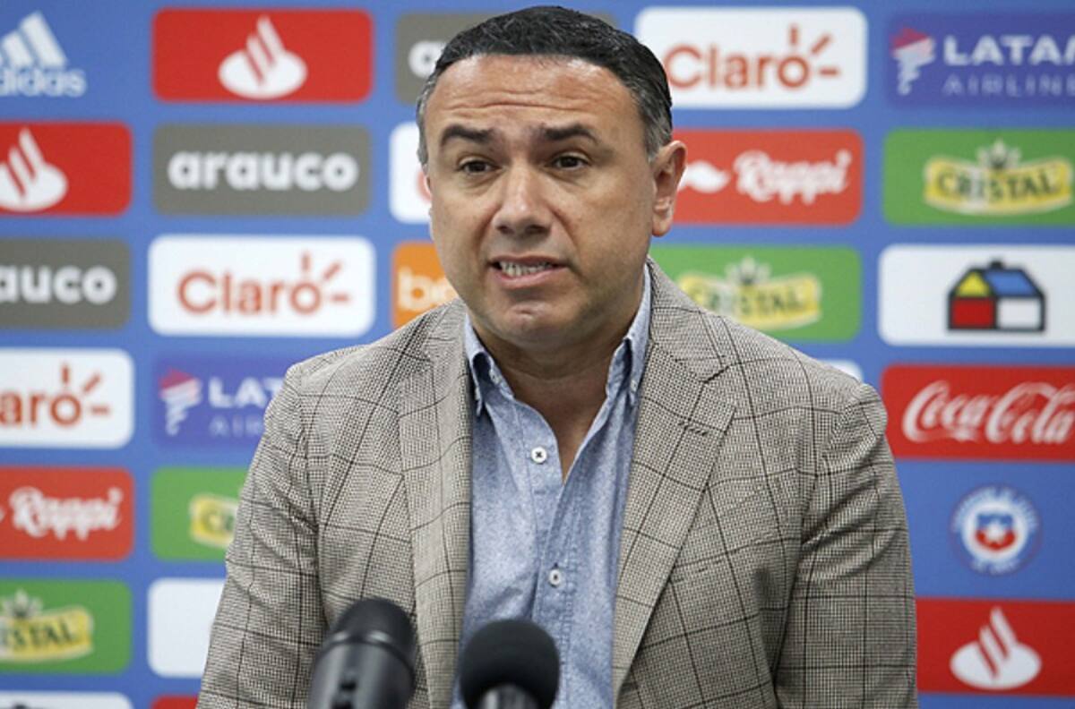 Francis Cagigao: “Si no se empieza a estructurar mejor el fútbol formativo, se prevén años todavía más duros para Chile”