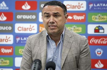 Francis Cagigao: “Si no se empieza a estructurar mejor el fútbol formativo, se prevén años todavía más duros para Chile”