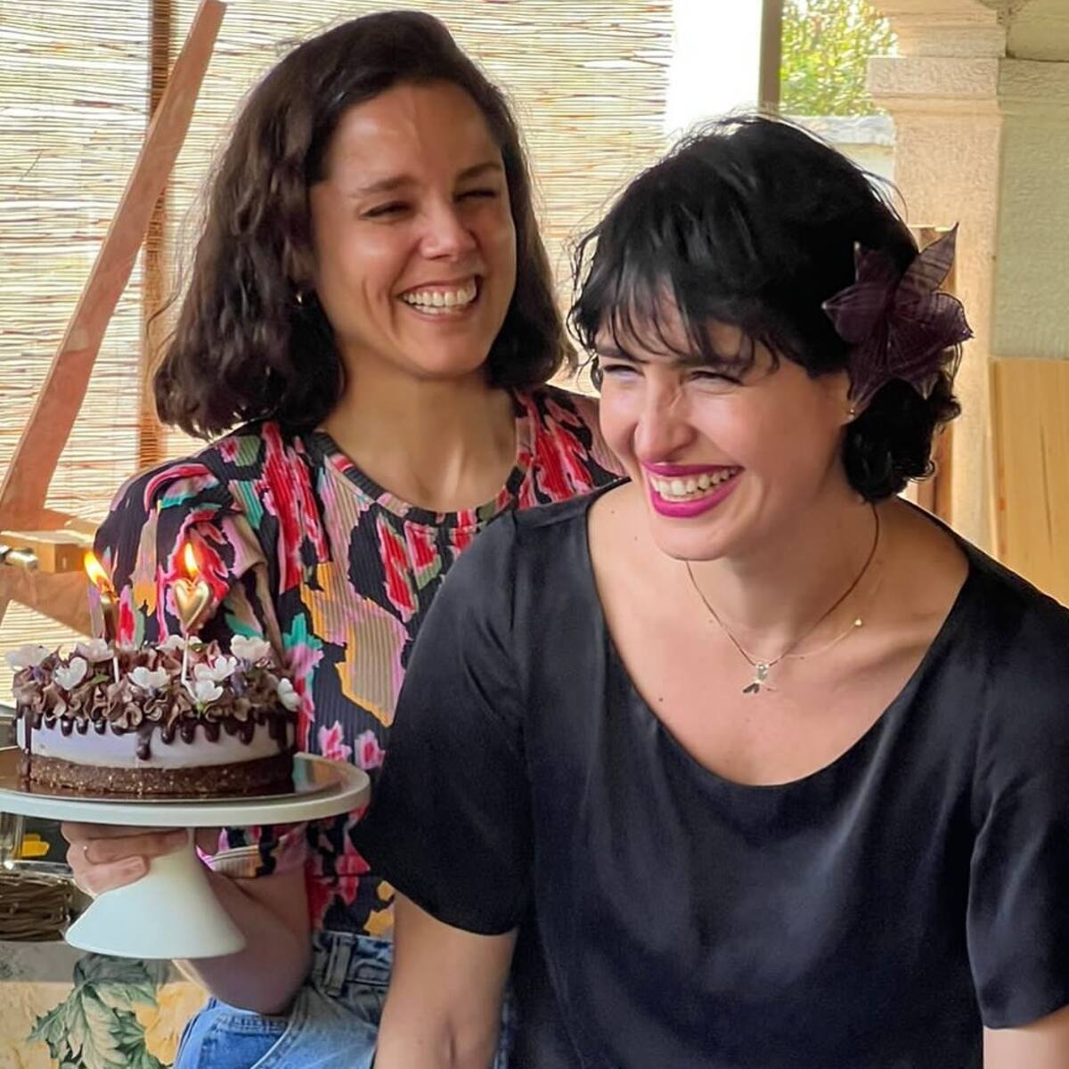 A través de sus redes sociales, Fernanda Urrejola compartió una festiva postal junto a su pareja, Francisca Alegría.