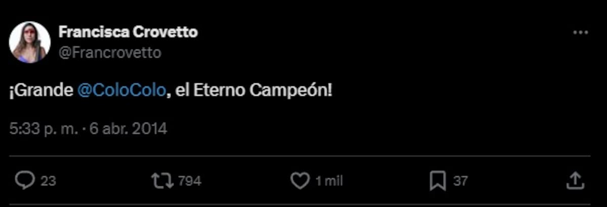 Francisca Crovetto mostrando su cariño hacia Colo Colo