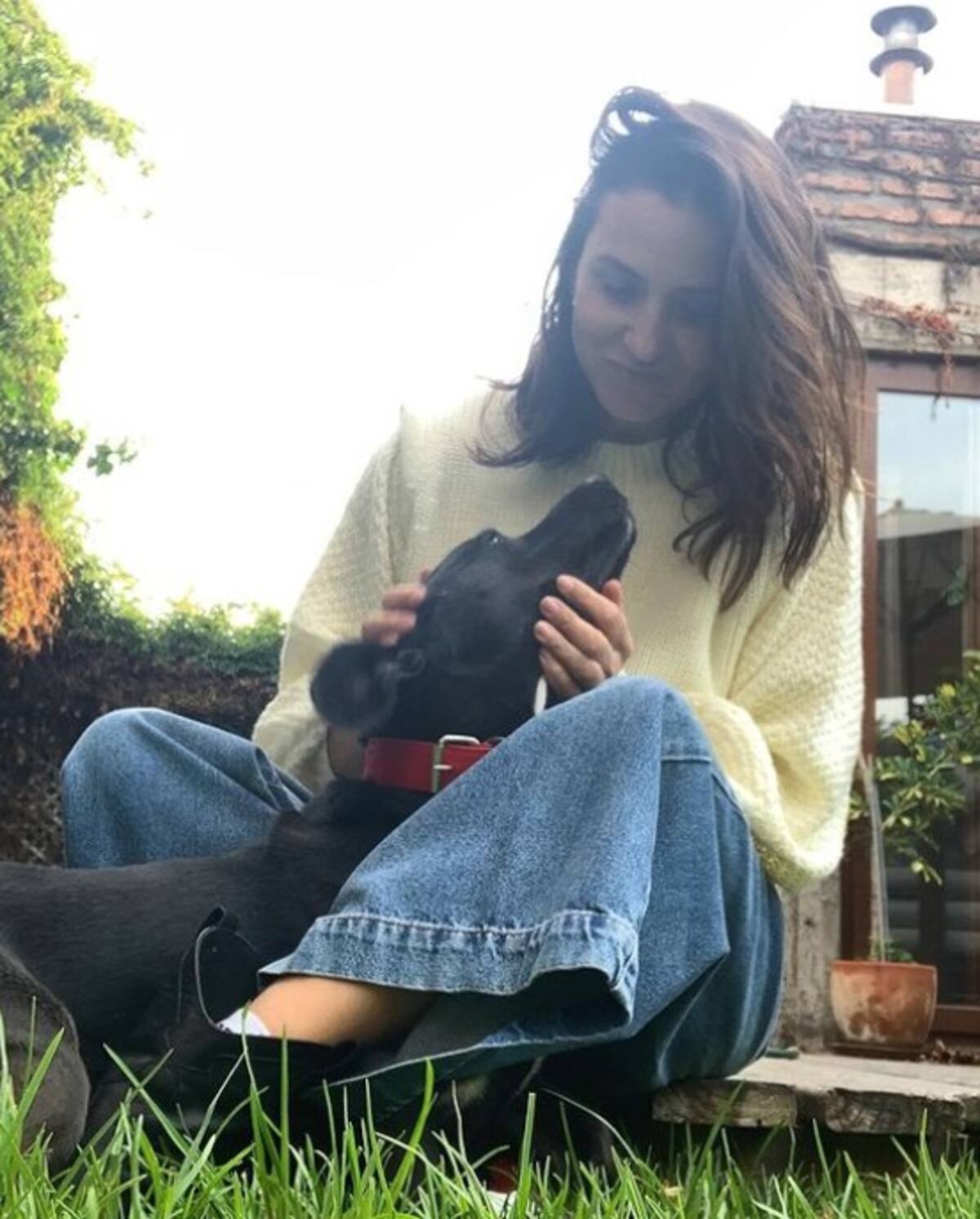 Francisca Gavilán junto a Rosa. Créditos: Instagram