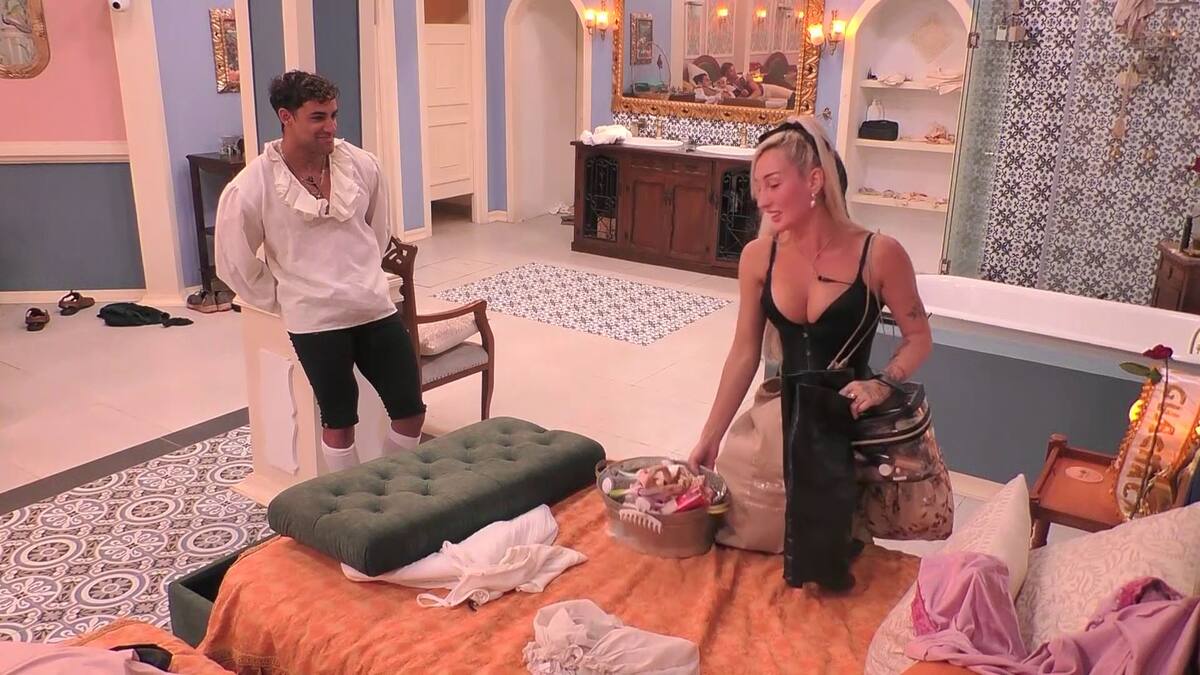Francisca Maira celosa de Julia Fernandes por Austin Palao.