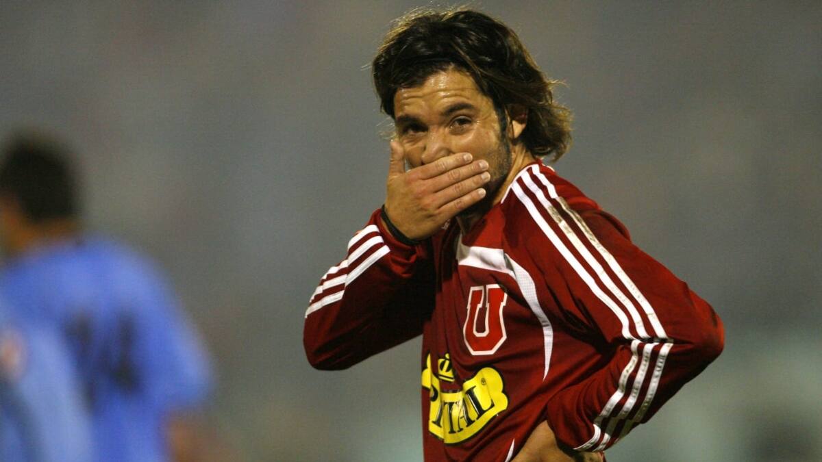 “Estaba negociando con la U y me llamaron dirigentes de la UC; me ofrecieron un contrato extenso, pero dije no”