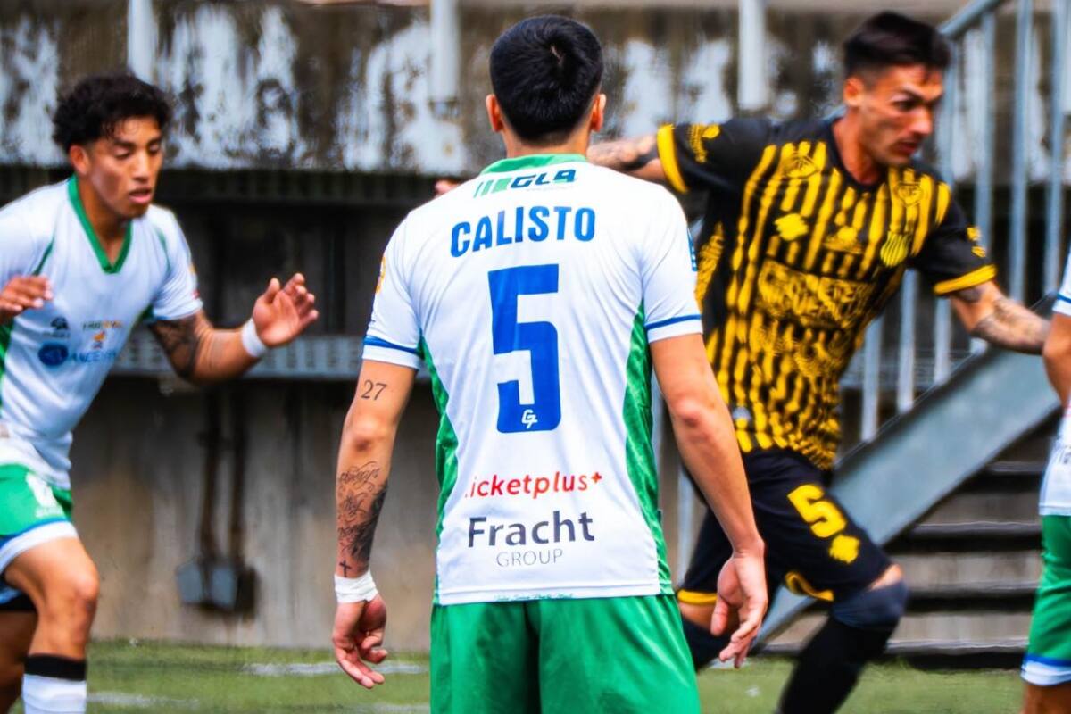 El defensor en Deportes Puerto Montt. Foto: @camilosantanaph