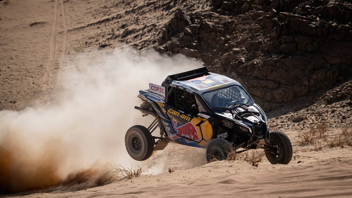 Dakar 2025: Chaleco López sigue en el podio y hay dos chilenos en el top ten de motos
