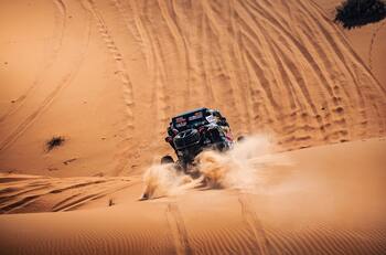 Chaleco López gana la Etapa 10 del Rally Dakar y Cornejo completa una negra jornada