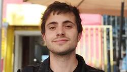 Quién es Francisco Dañobeitía, reconocido actor y cantante chileno