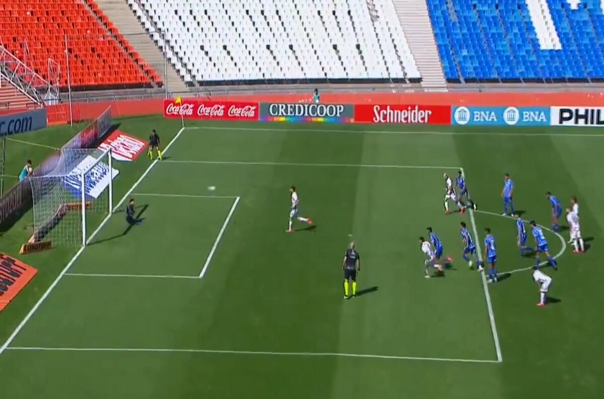 Pudo llegar a Colo Colo, falló un penal en los descuentos y su técnico lo separará del plantel