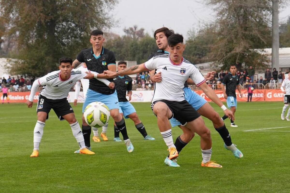 El joven delantero de Colo Colo partió a préstamo a Iberia de Los Ángeles.